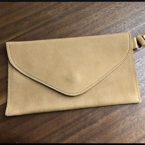 4/$17. CARRY 117 “Alem” Wristlet